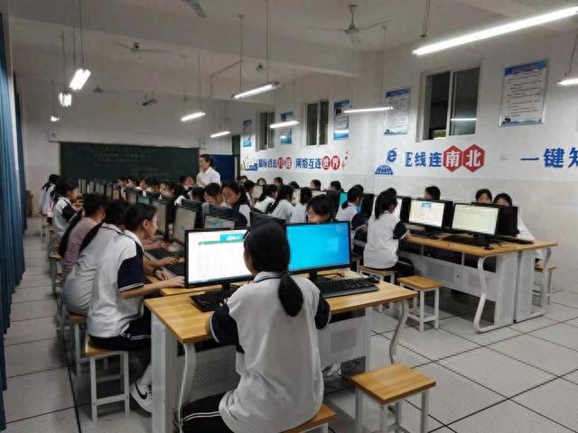 廣元精神衛生中心授牌“四川省區域兒童青少年心理健康關愛基地”，以信息技術咨詢服務賦能心理健康新篇章